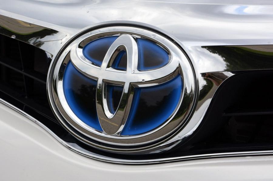  Toyota Avalon Hybrid 2013 года  (фото 41 из 42)